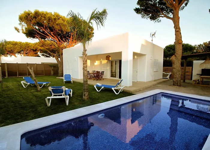 Casas Palma Zahora casa con piscina privada junto a la playa